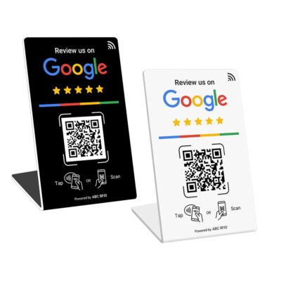 Google review stands in zwart en wit